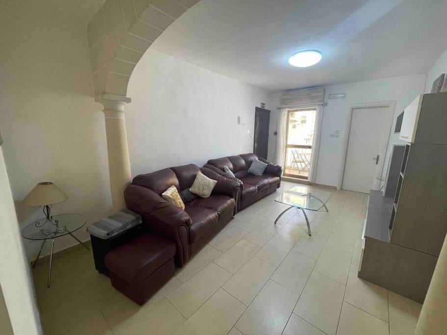 Gzira / Sliema Wifi & Ac ! Great Value & Location Appartement Buitenkant foto